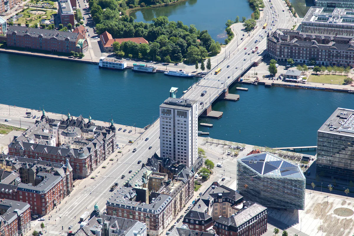 Hvor bør man bo i København? De 5 beste områdene & hotellene 26 Danhostel Copenhagen City ved havnen sett ovenfra