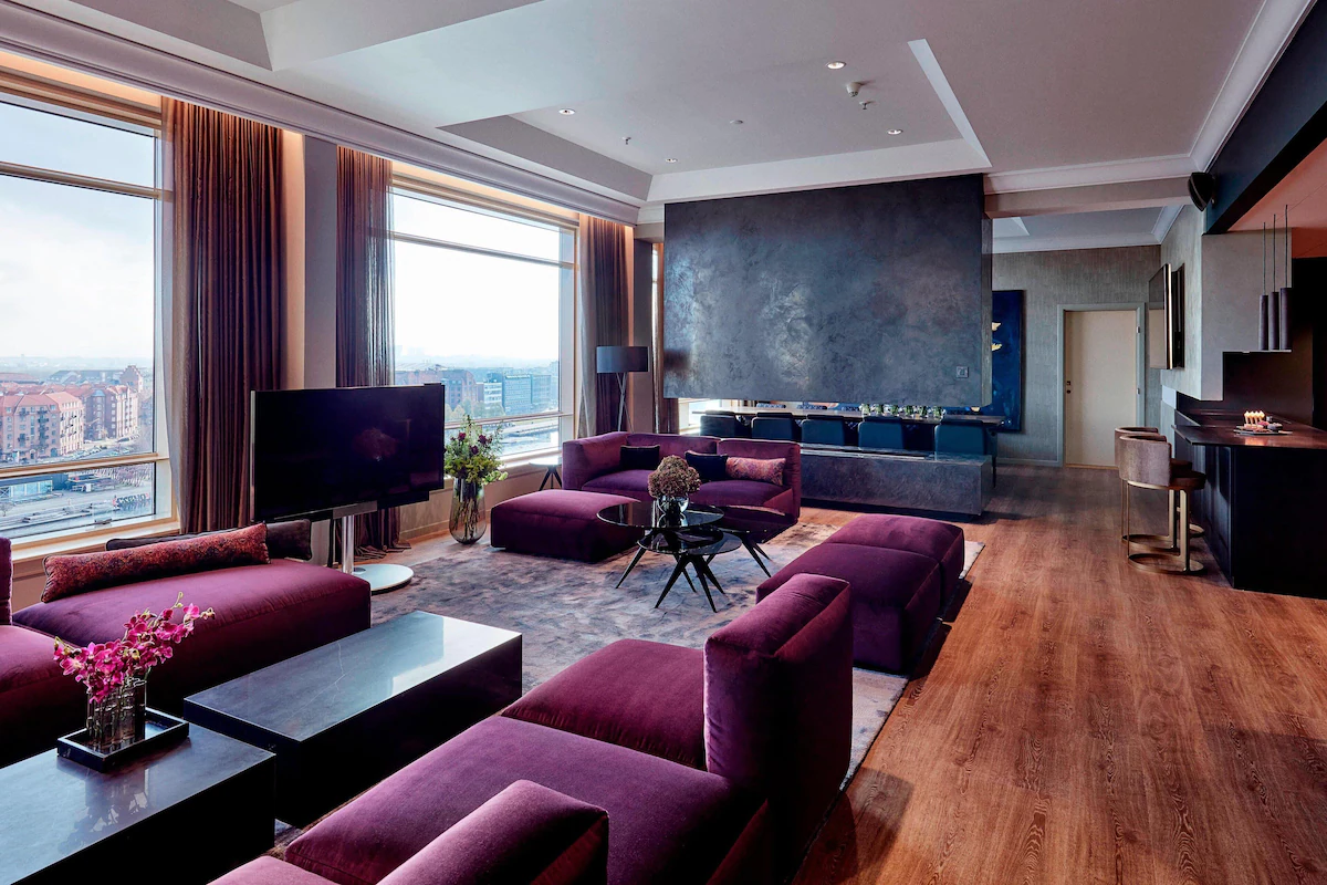 Hvor bør man bo i København? De 5 beste områdene & hotellene 23 Suite med sittegruppe på Copenhagen Marriott Hotel