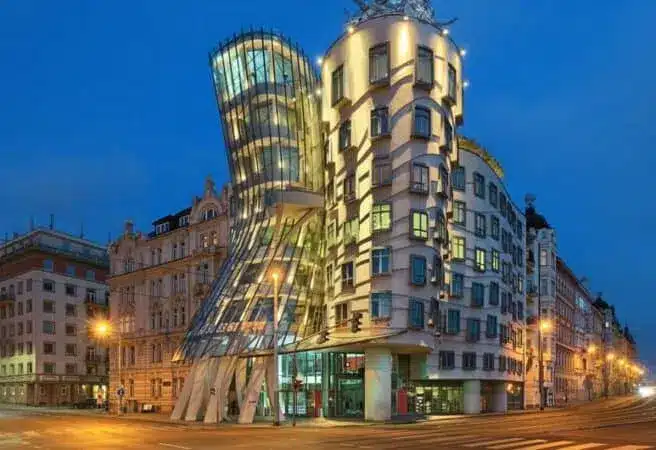 Hvor bør man bo i Praha? 5 gode områder og anbefalte hoteller 7 Dansende hus Praha