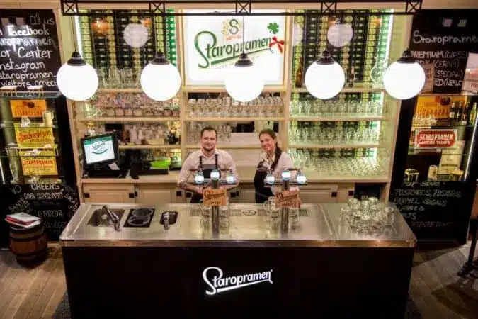 Hvor bør man bo i Praha? 5 gode områder og anbefalte hoteller 10 Staropramen Brewery