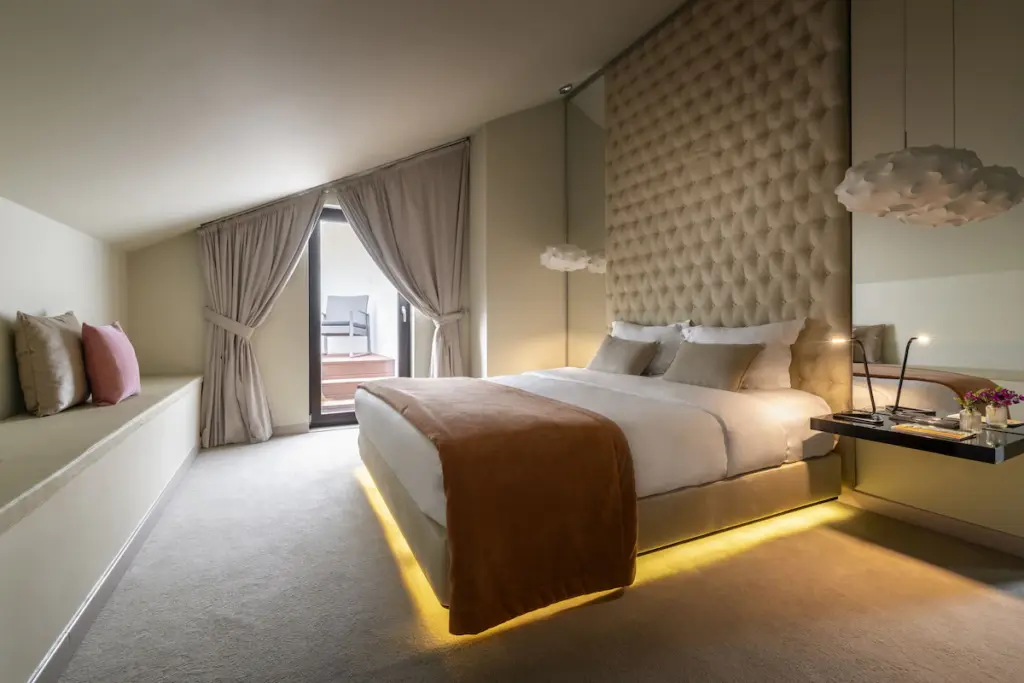 9hotel mercy lisboa bairro alto