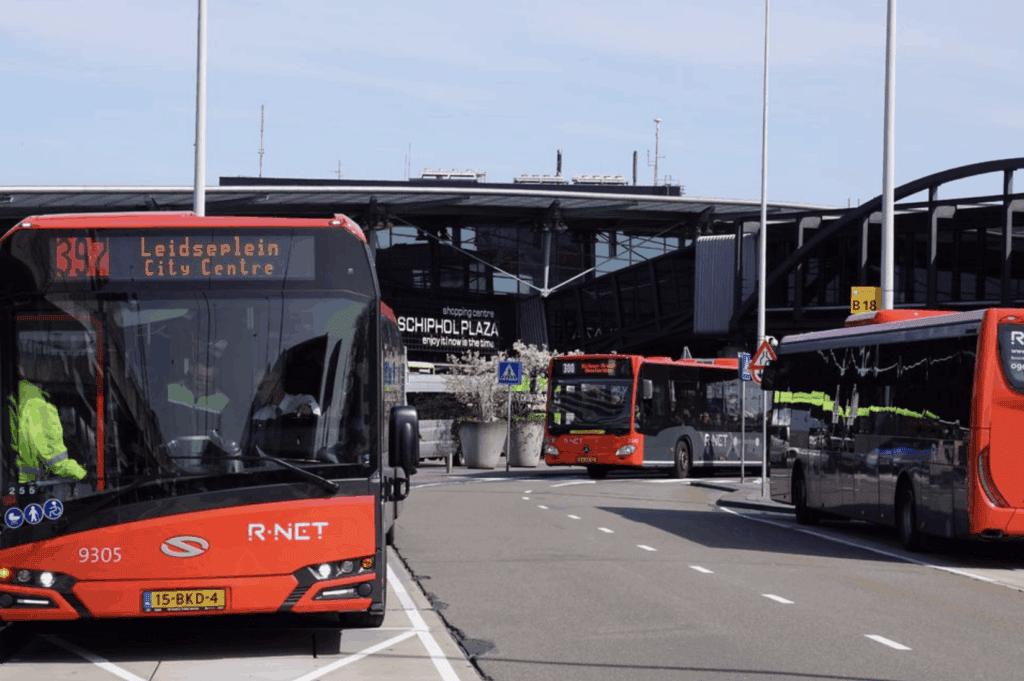 Amsterdam lufthavn til sentrum: guide til tog, buss og taxi fra Schiphol 2 Amsterdam flybuss