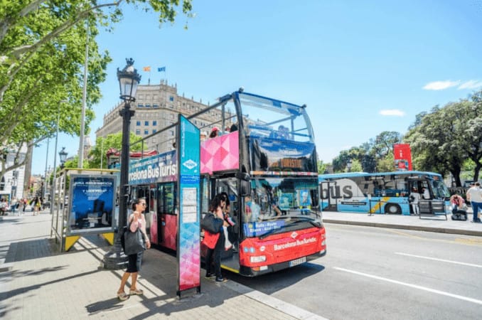 Offentlig transport i Barcelona: billetter, kort og tips 8 Barcelona buss
