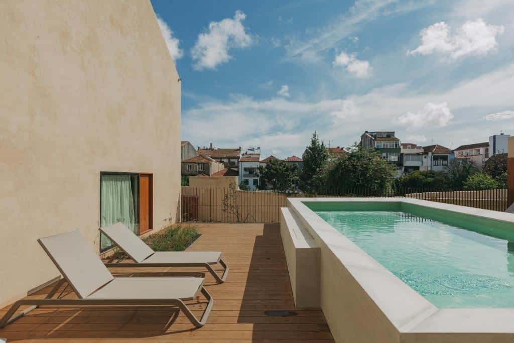 Hvor bør man bo i Porto? De 4 beste områdene og gode hoteller 13 Bassenget på Outsite Porto Mouco