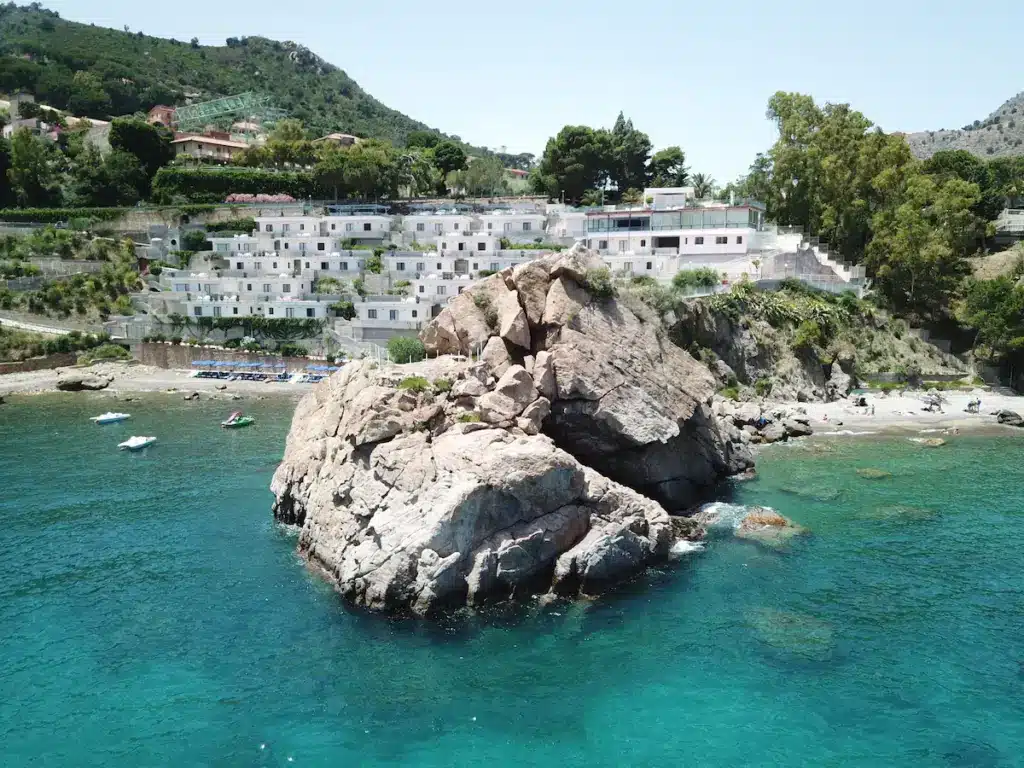 Blue Bay Hotel i Cefalù