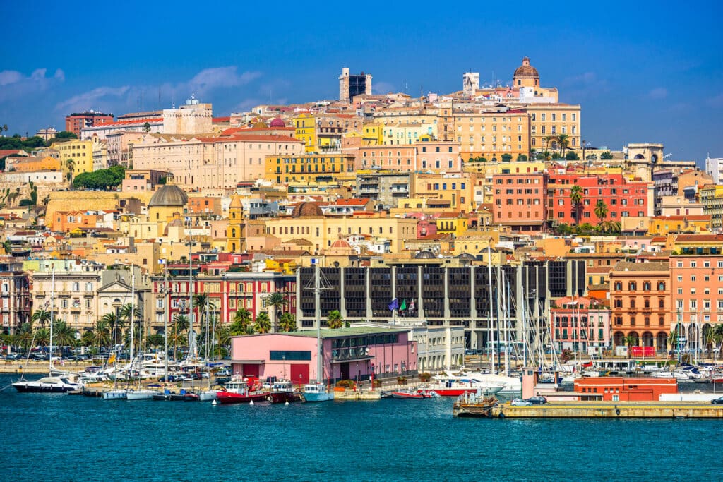 Hvor bør man bo på Sardinia? De 8 beste områdene og gode hoteller 12 Cagliari, Sardinias hovedstad