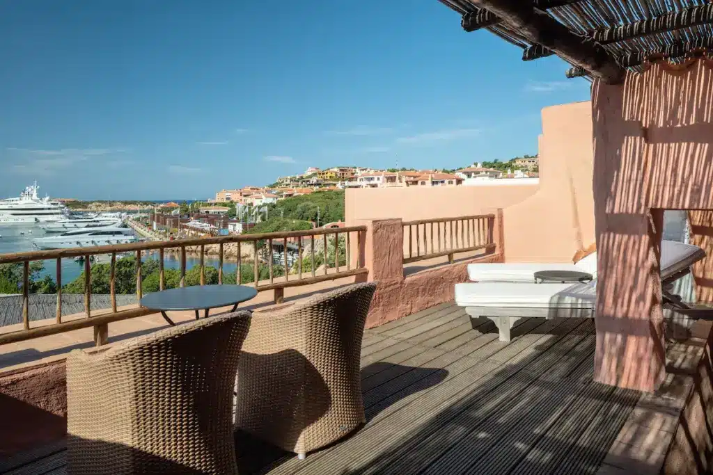 Hvor bør man bo på Sardinia? De 8 beste områdene og gode hoteller 34 Cervo Hotel med utsikt