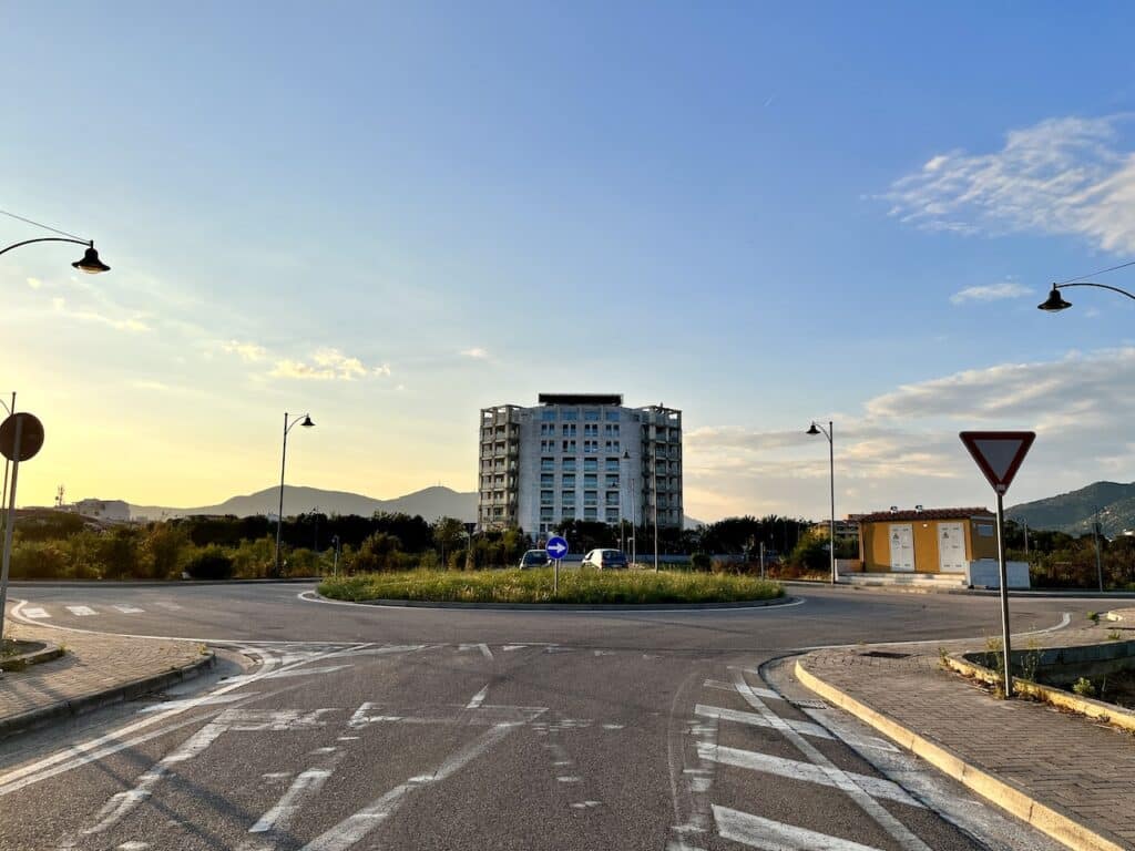 Hvor bør man bo på Sardinia? De 8 beste områdene og gode hoteller 29 Doubletree by hilton Olbia