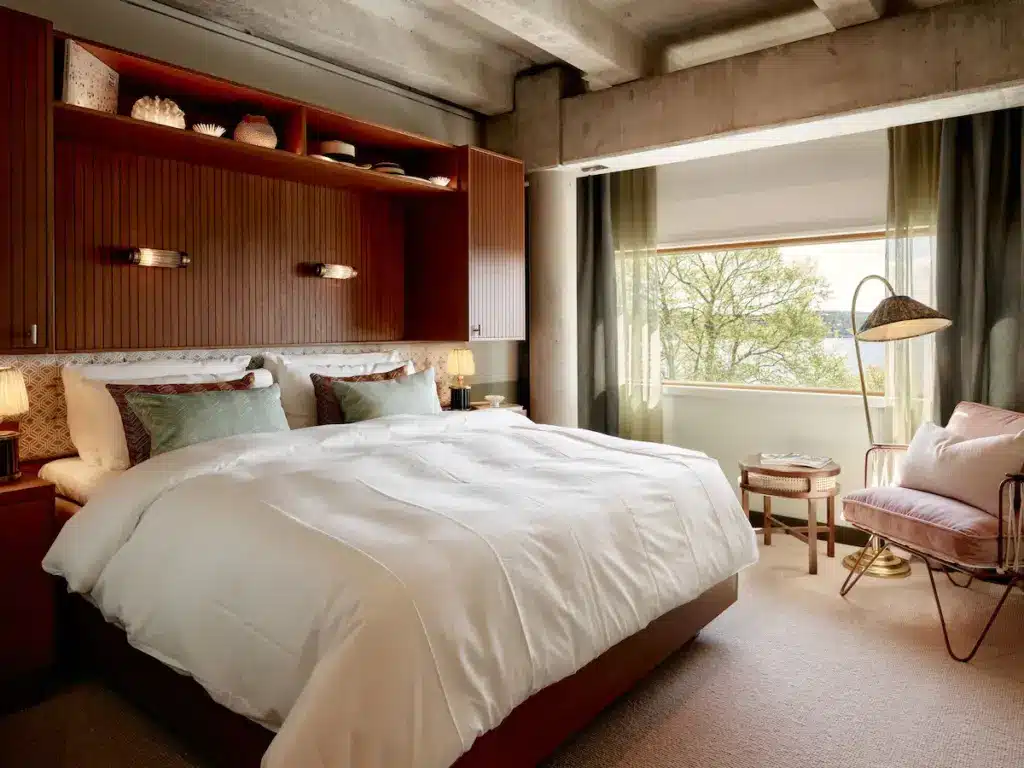 Ellery beach house rom