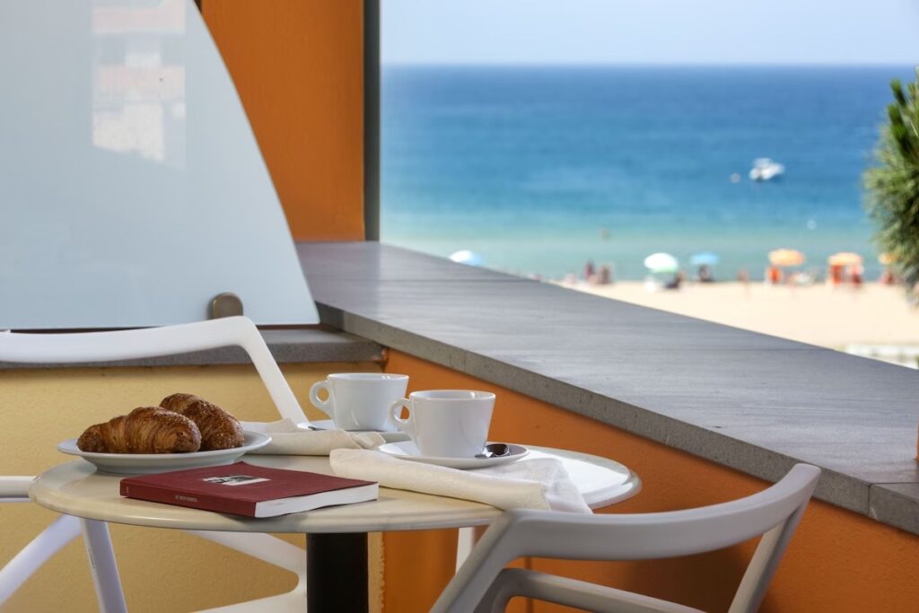 Hvor bør man bo på Sardinia? De 8 beste områdene og gode hoteller 61 Hotel Al Gabbiano, utsikt til stranden
