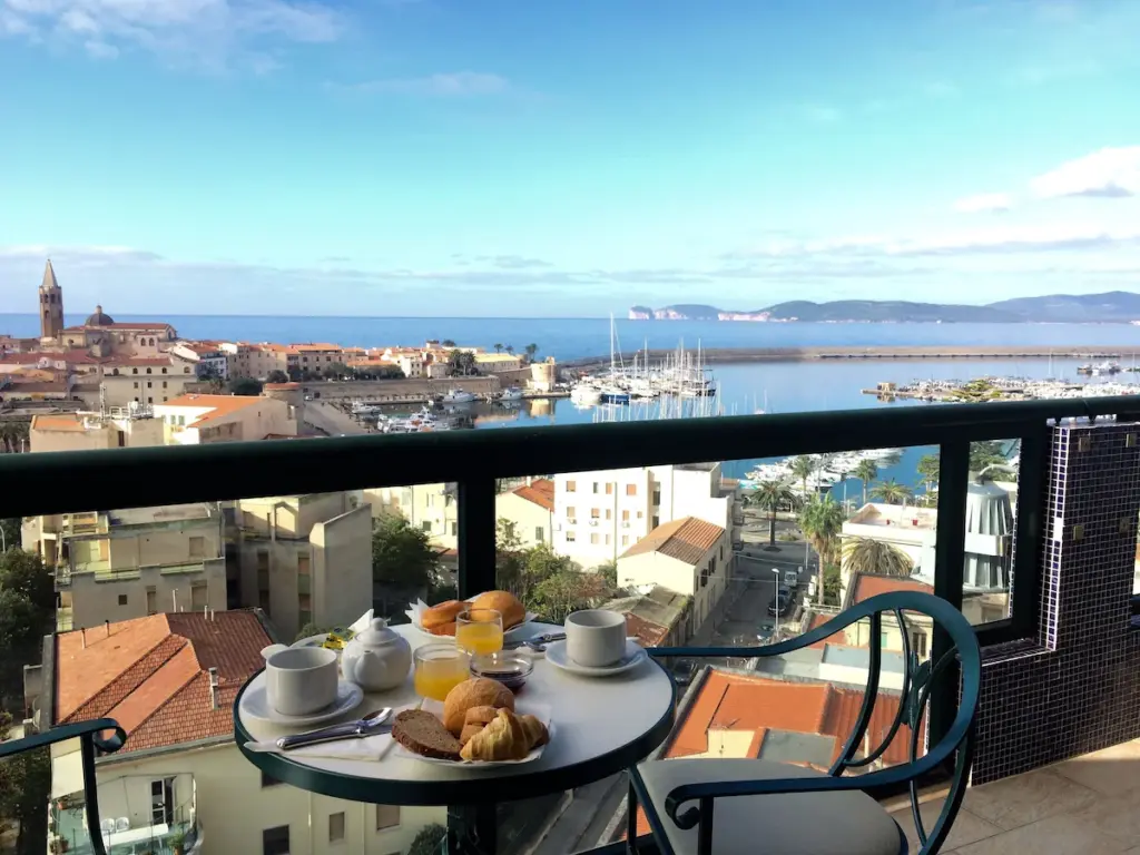 Hvor bør man bo på Sardinia? De 8 beste områdene og gode hoteller 6 Hotel Catalunya Alghero