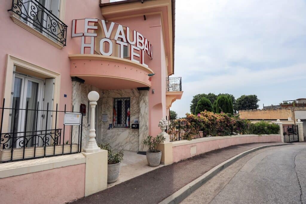 Hvor bør man bo i Nice? De 4 beste områdene og gode hoteller 21 Hotel Le Vauban, rimelig hotell i Villefranche-sur-mer