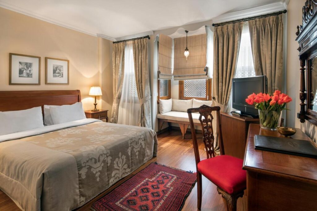 Hotel Sari Konak
