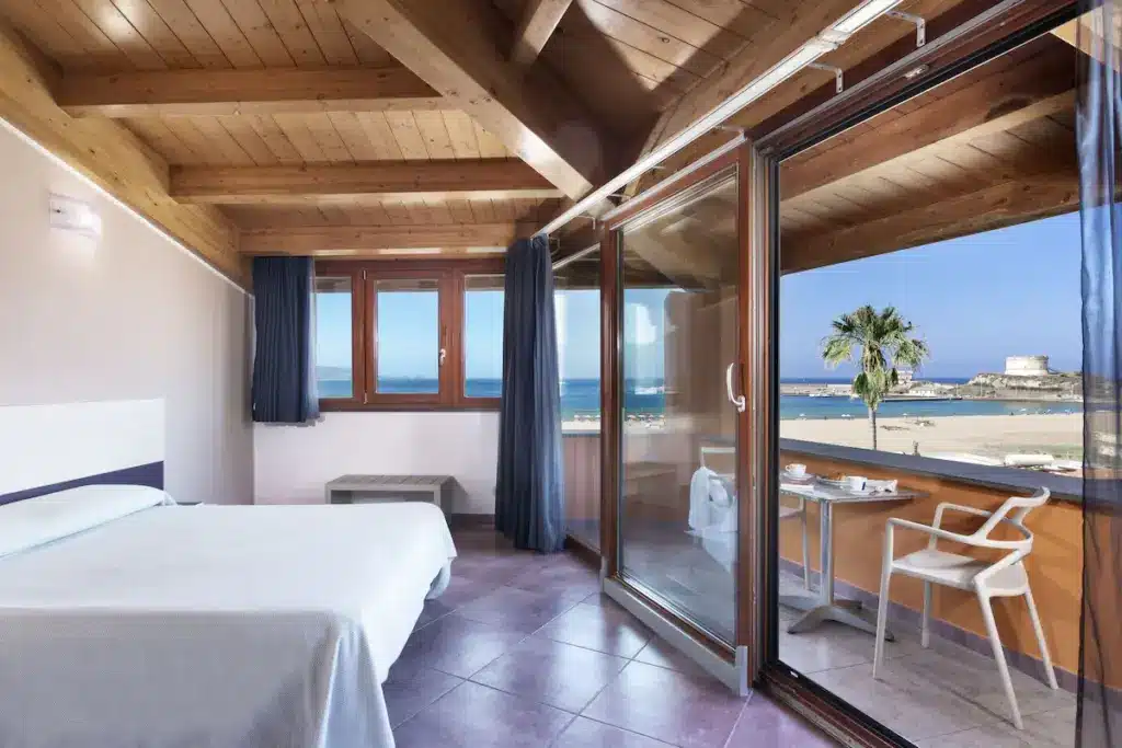 Hvor bør man bo på Sardinia? De 8 beste områdene og gode hoteller 62 Hotell ved stranden Sardinia