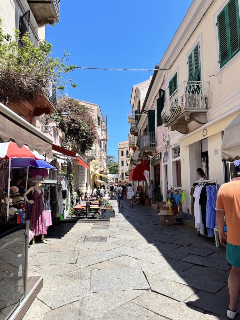Hvor bør man bo på Sardinia? De 8 beste områdene og gode hoteller 40 La Maddalena