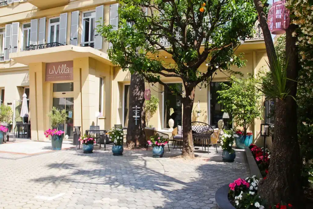 Hvor bør man bo i Nice? De 4 beste områdene og gode hoteller 12 La Villa Nice Promenade, rimelig hotell nær stranden