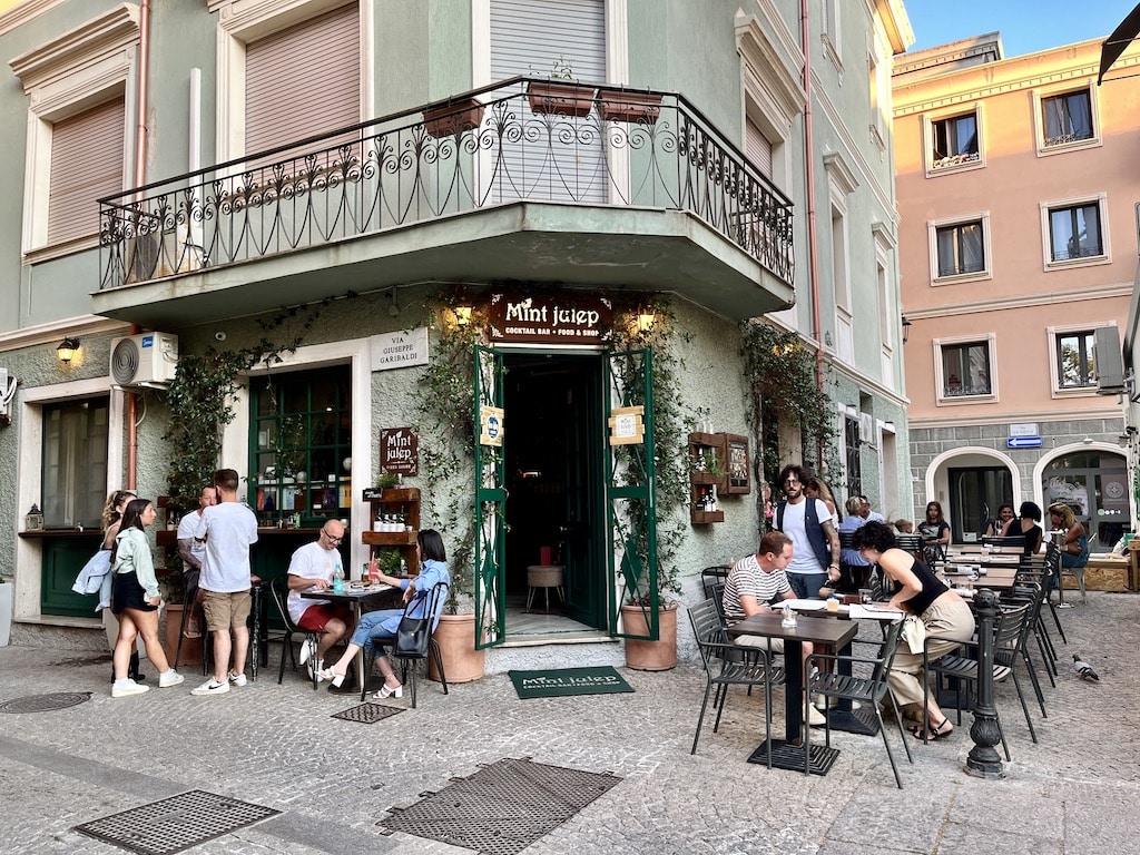 Hvor bør man bo på Sardinia? De 8 beste områdene og gode hoteller 22 Olbia restaurant