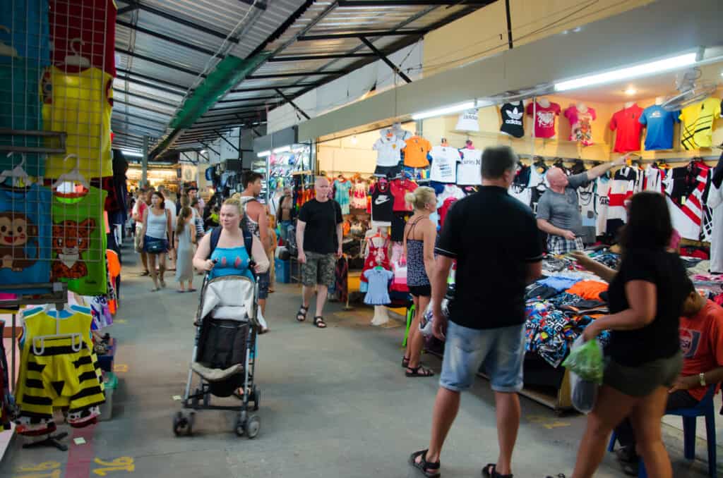 Severdigheter på Phuket: de 15 beste tingene å se og gjøre 4 Phuket nattmarked