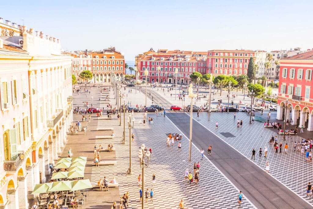 Hvor bør man bo i Nice? De 4 beste områdene og gode hoteller 13 Place Masséna i Nice