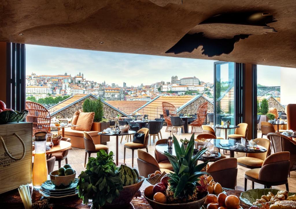 Hvor bør man bo i Porto? De 4 beste områdene og gode hoteller 18 Restauranten på The Lodge Hotel
