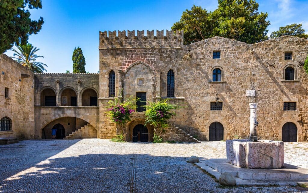 Hvor bør man bo på Rhodos? De 5 beste områdene og gode hoteller 2 Rhodos Old Town