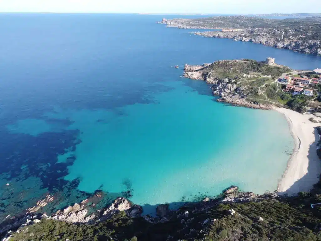 Hvor bør man bo på Sardinia? De 8 beste områdene og gode hoteller 48 Santa teresa gallura strand