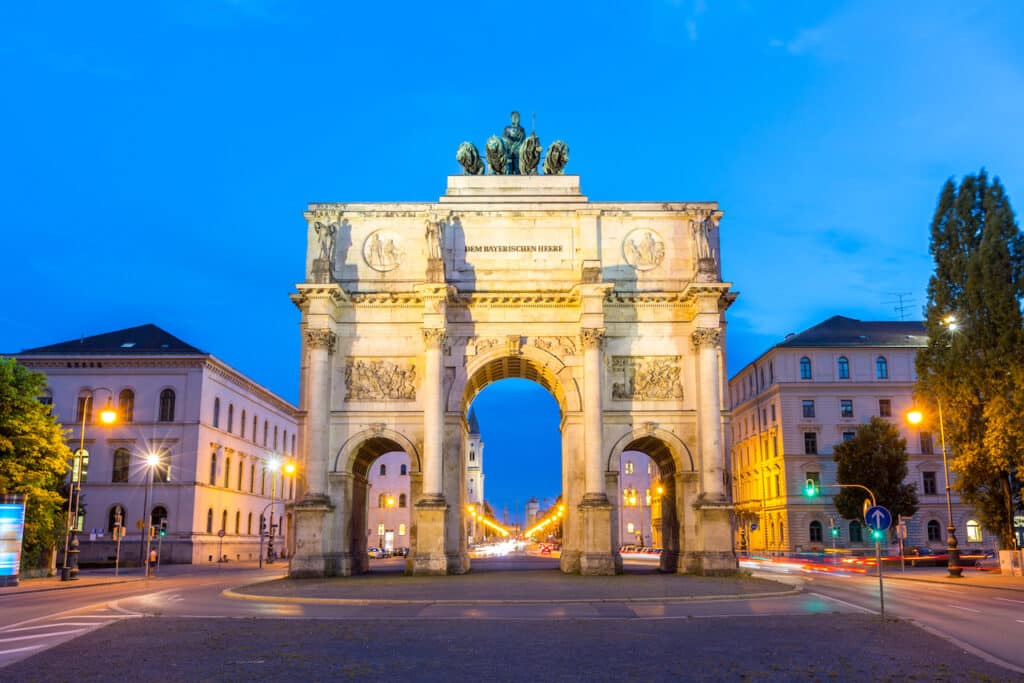 Hvor bør man bo i München? De 6 beste områdene og gode hoteller 11 Siegestor Maxvorstadt