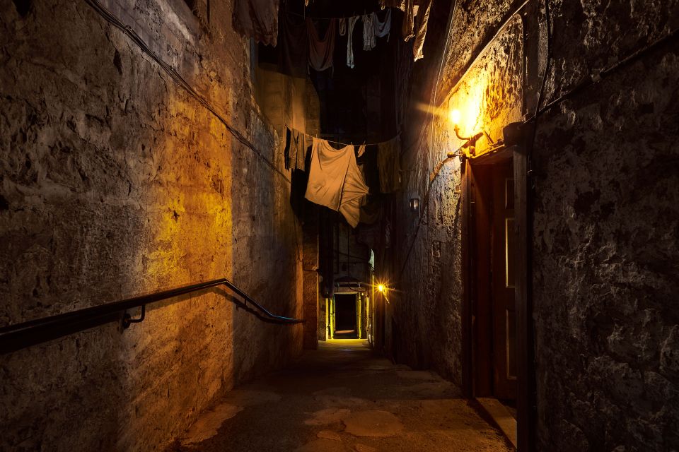 Severdigheter i Edinburgh: de 16 beste tingene å se og gjøre 8 Smal underjordisk passasje i The Real Mary King’s Close i Edinburgh