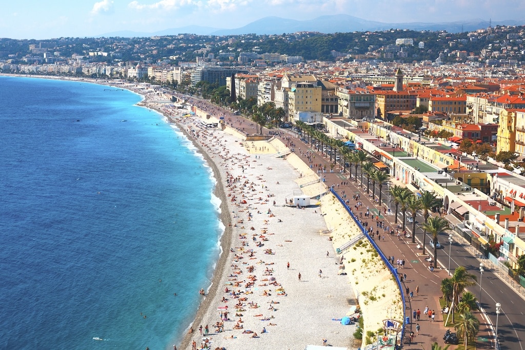 Hvor bør man bo i Nice? De 4 beste områdene og gode hoteller 9 Strand i Nice