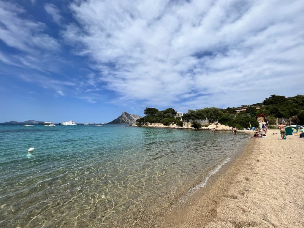 Hvor bør man bo på Sardinia? De 8 beste områdene og gode hoteller 20 Strand nær Olbia