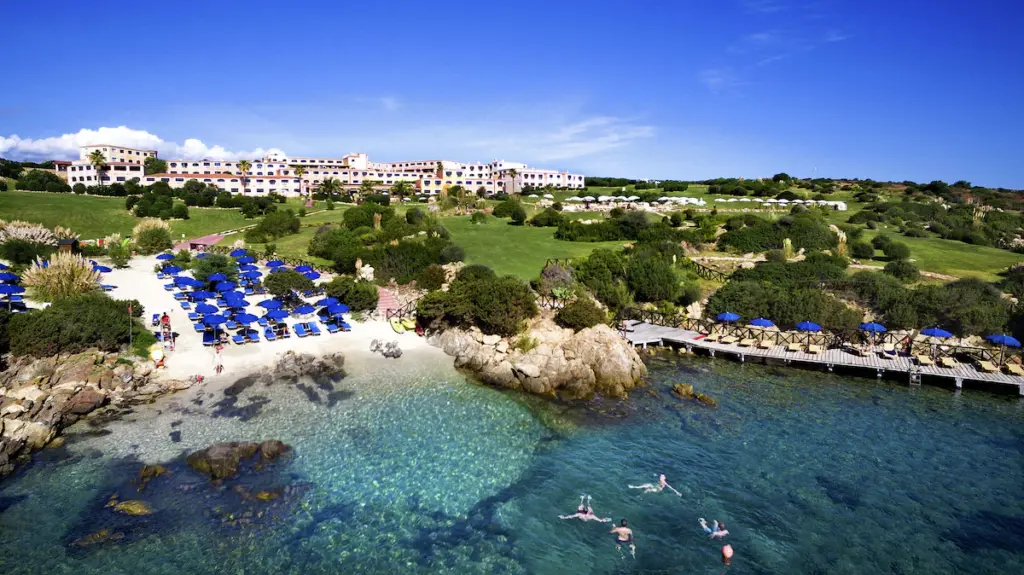 Hvor bør man bo på Sardinia? De 8 beste områdene og gode hoteller 37 Strand ved Colonna Resort
