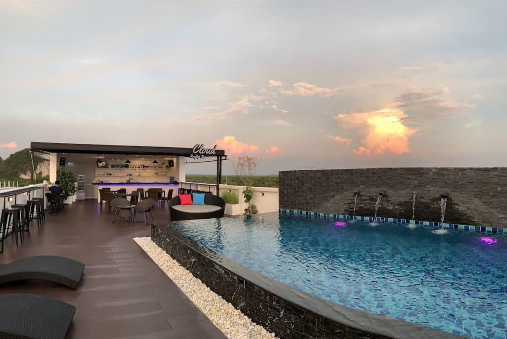 The Seens Hotel rooftop pool