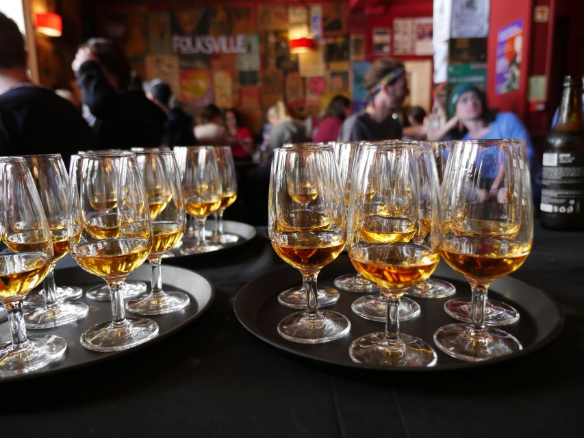 Severdigheter i Edinburgh: de 16 beste tingene å se og gjøre 12 Whiskysmaking i Edinburgh