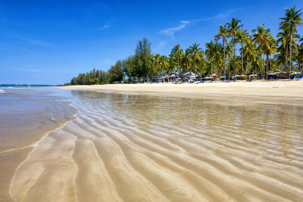 Hvor bør man bo i Khao Lak? De 5 beste områdene & gode hoteller 3 Bang Niang Beach i Khao Lak