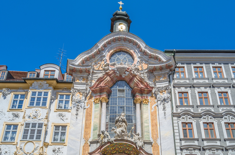 Severdigheter i München: de 18 beste tingene å se og gjøre 15 Barokkirken Asamkirche i München