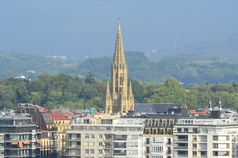 Hvor bør man bo i San Sebastian? De 6 beste områdene & gode hoteller 3 Buen Pastor-katedralen i San Sebastian