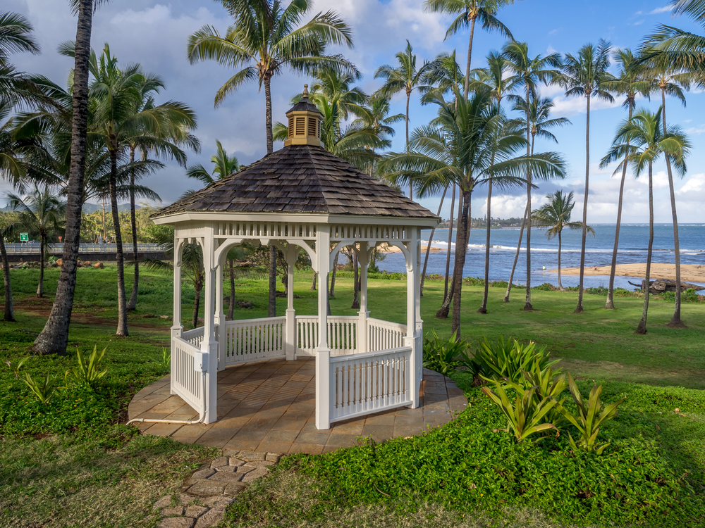 Den gamle brygga ved kyststien i Kapa'a på Kauai