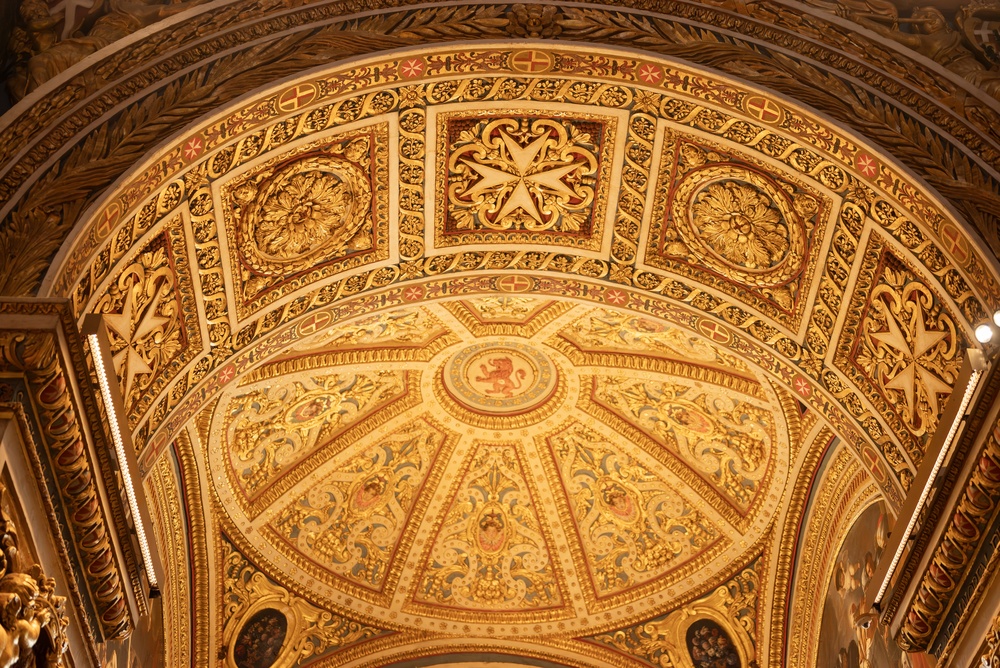 Det forgylte kirkerommet i St. John's Co-Cathedral i Valletta