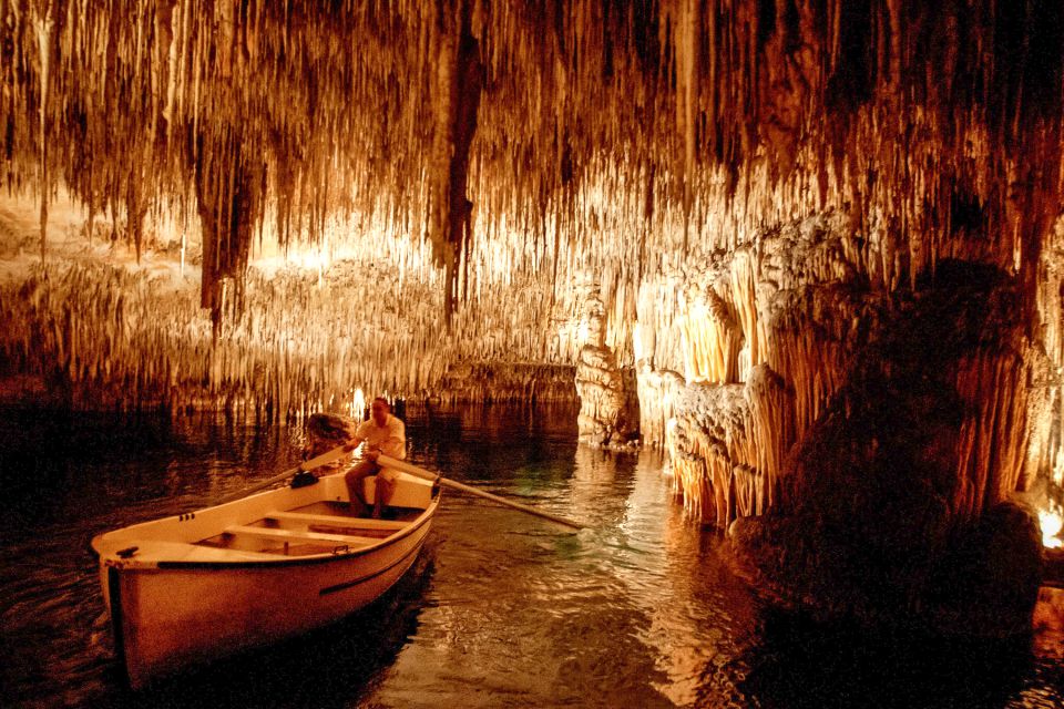 Severdigheter på Mallorca: de 17 beste tingene å se og gjøre 8 Dragegrottene Coves del Drach ved Porto Cristo på Mallorca