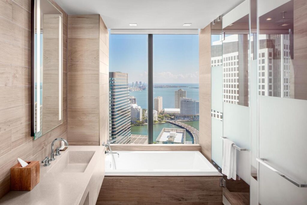 EAST Miami i Brickell