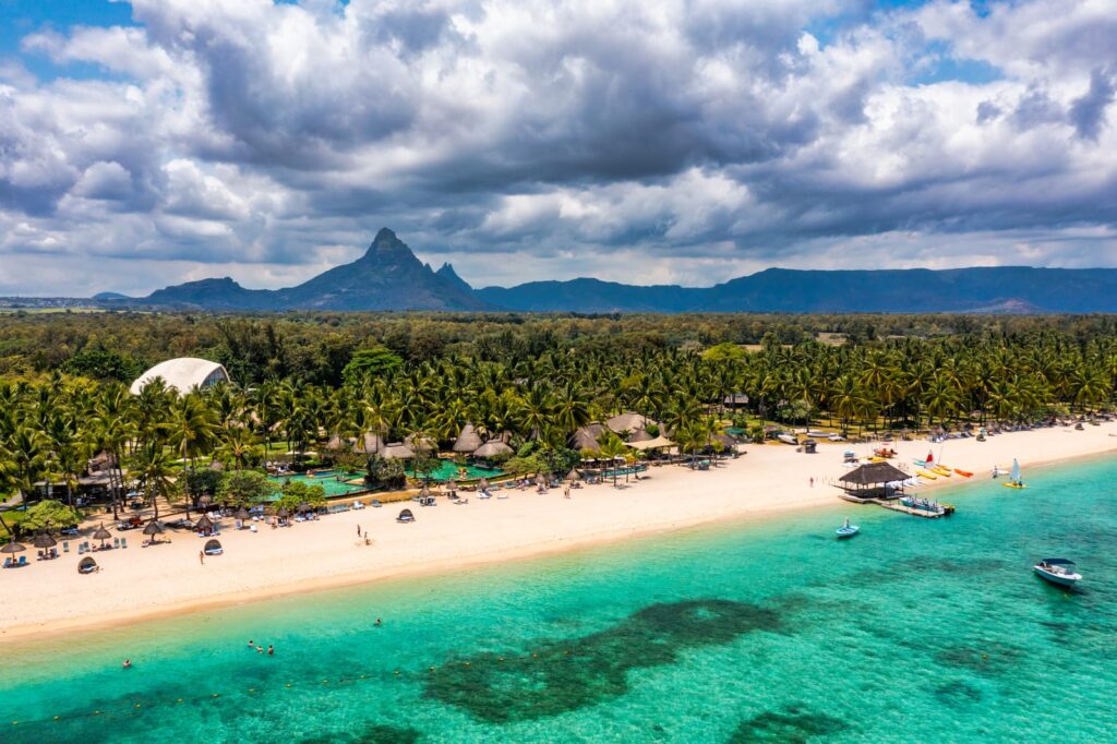Hvor bør man bo på Mauritius? De 5 beste områdene & gode hoteller 5 Flic en Flac på Mauritius, et familievennlig område med gode strender