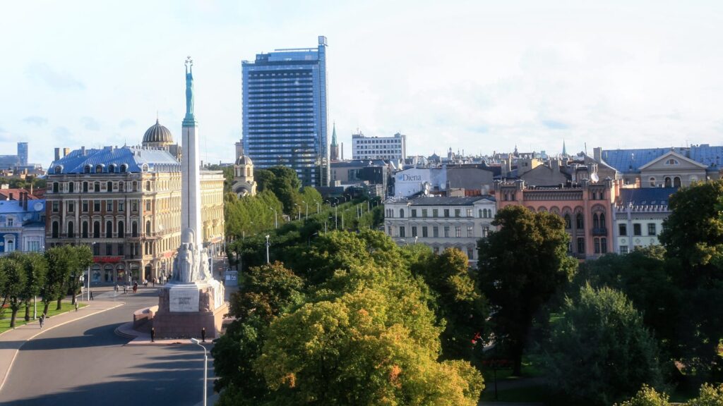 Hvor bør man bo i Riga? De 3 beste områdene & gode hoteller 4 Frihetsmonumentet i Riga