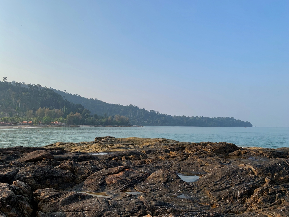 Hvor bør man bo i Khao Lak? De 5 beste områdene & gode hoteller 2 Fyrtårnet ved Nang Thong Beach i Khao Lak