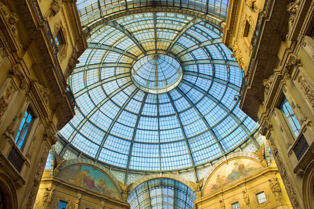 20 severdigheter i Milano: høydepunkter, museer og dagsturer 3 Glasskuppelen i Galleria Vittorio Emanuele II i Milano