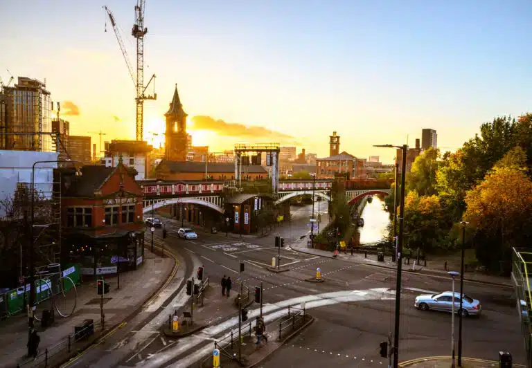 Fra Manchester lufthavn til sentrum - transportguide 3 Deansgate i Manchester