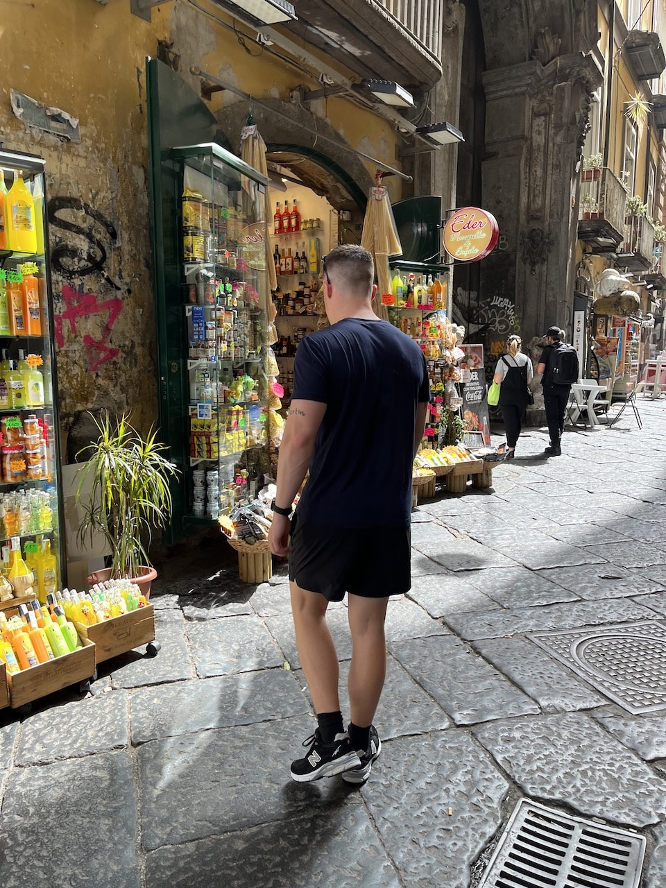 Fra Napoli lufthavn til sentrum - transportguide 4 Gater i Centro Storico i Napoli