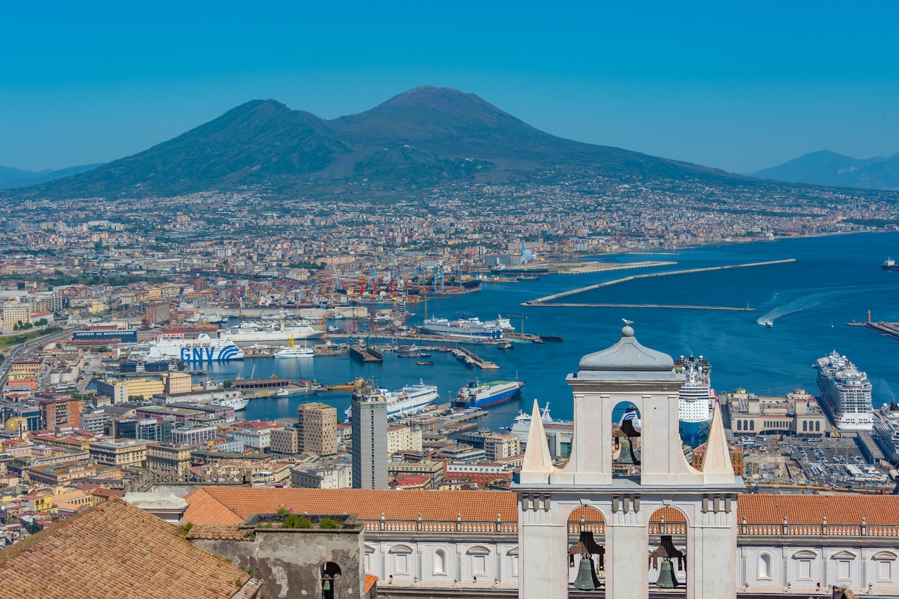 Fra Napoli lufthavn til sentrum - transportguide 3 Havneområdet Porto i Napoli