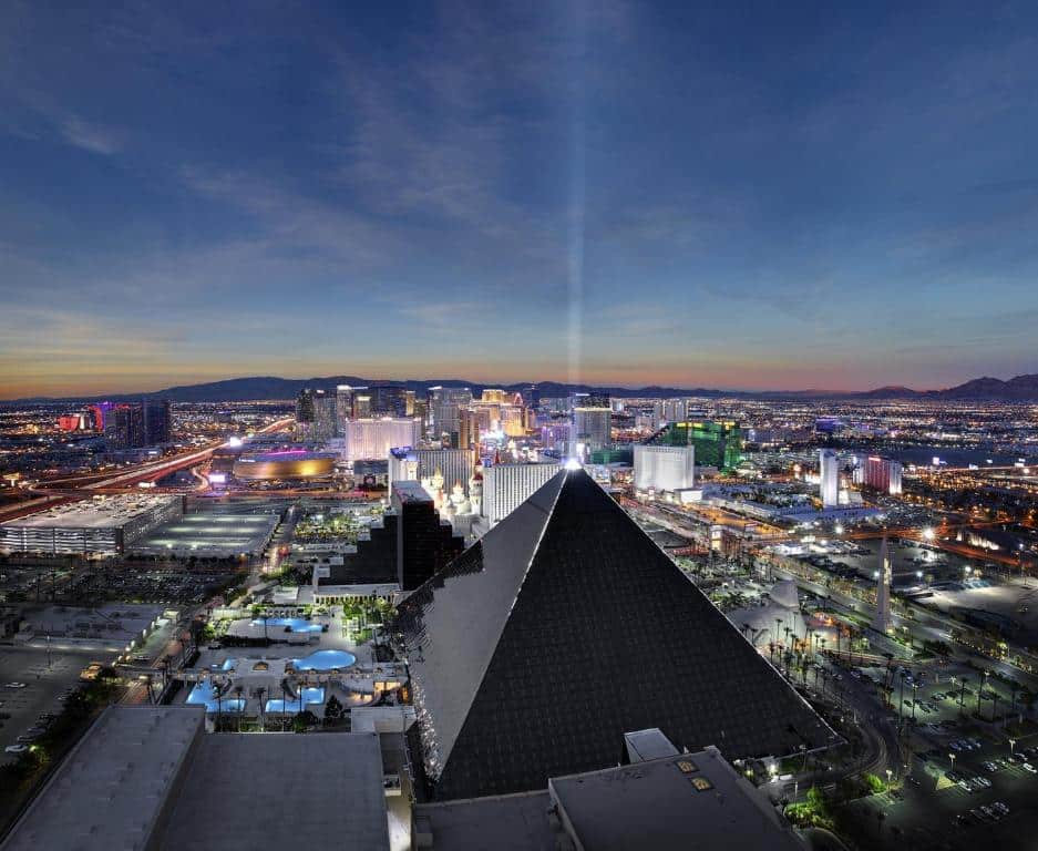 Hvor bør man bo i Las Vegas? De 5 beste områdene & gode hoteller 5 Hotellet Luxor i Las Vegas