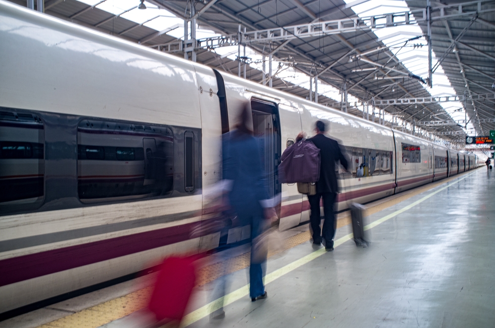 Fra Malaga lufthavn til sentrum og Solkysten 2 Høyhastighetstog på Málaga María Zambrano stasjon