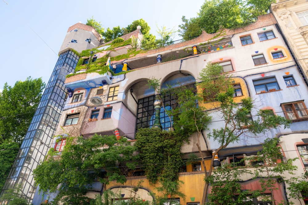 Severdigheter i Wien: 20 ting å se og gjøre 15 Hundertwasserhaus med fargerik fasade i Wien